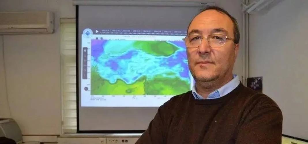 Kar yağışı İstanbul'u ne zaman terk edecek? İstanbul Valiliği ve Meteorolojiden dikkat çeken uyarı! Gün verildi 5